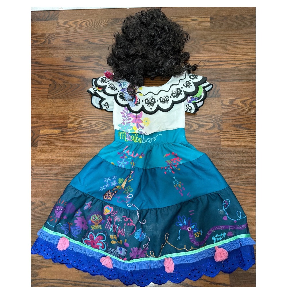Disney Store Encanto Mirabel Madrigal Costume Dress and Wig Set Kids Size 4